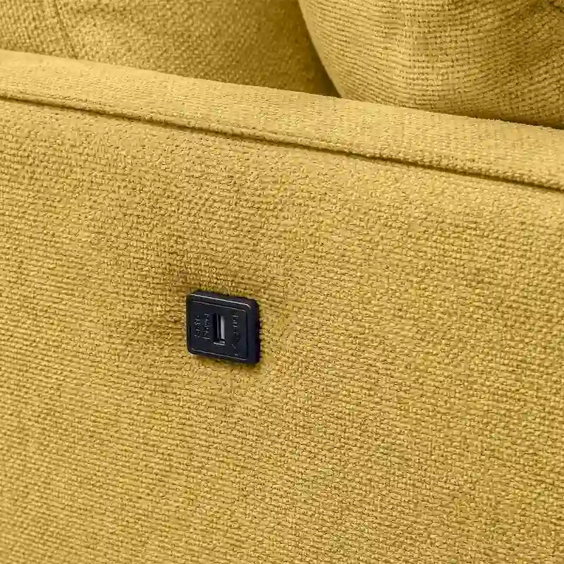 Moderní 3místná látková pohovka s USB nabíjecím portem
