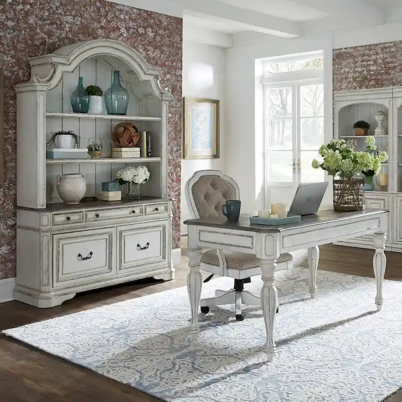 Křeslo do kanceláře Magnolia Manor Antique White Weathered Bark Executive Desk