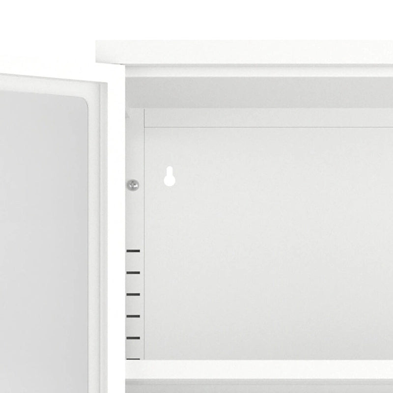 Moderní minimalistická třístranná vitrína z tvrzeného skla se čtyřmi dvířky